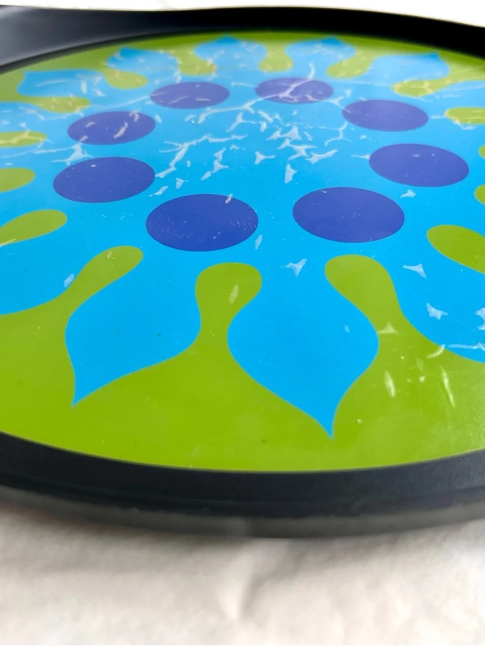 Rubbermaid Retro Round Lazy Susan Tray with Blue Floral Sunburst on Green
